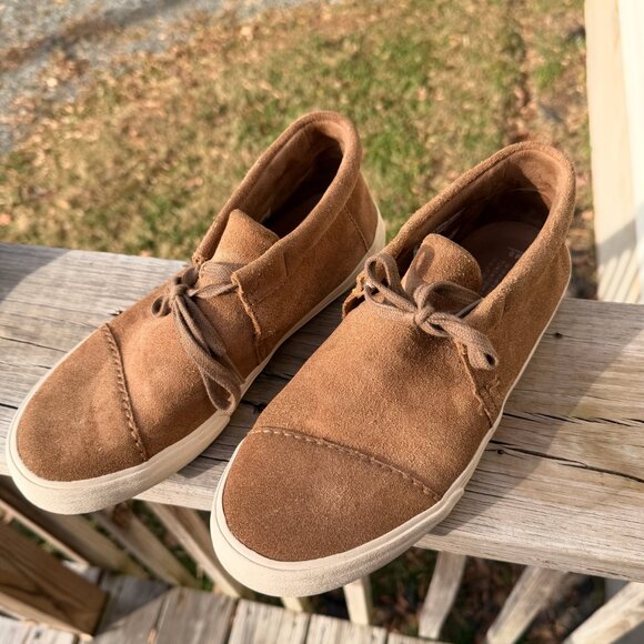 TOMS Tan Suede Chukka Sneakers - Picture 1 of 3